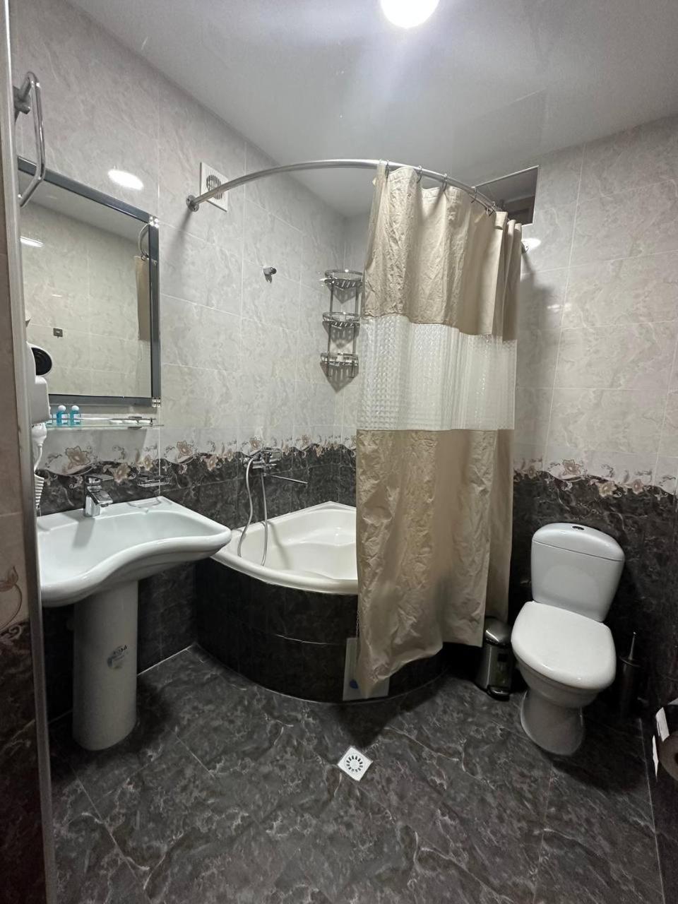 Poyi Kalon Teracce Hotel حلال Bukhara Bagian luar foto